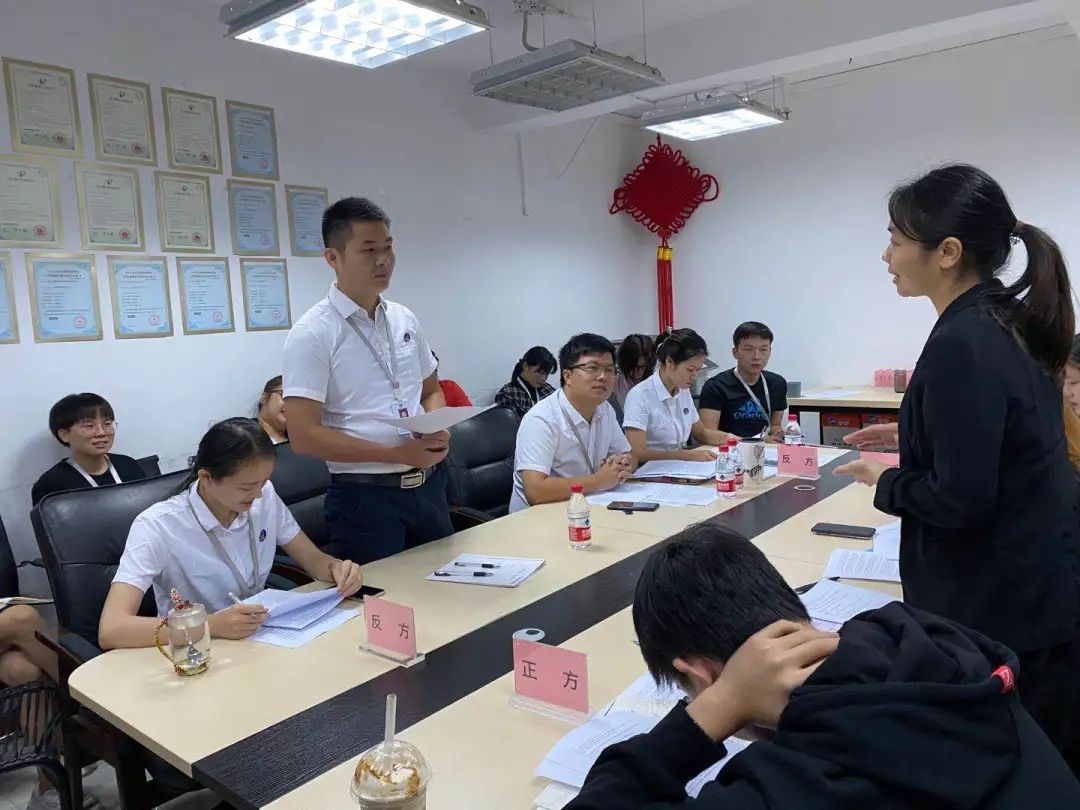 辯論賽|唇槍舌戰，以理服人